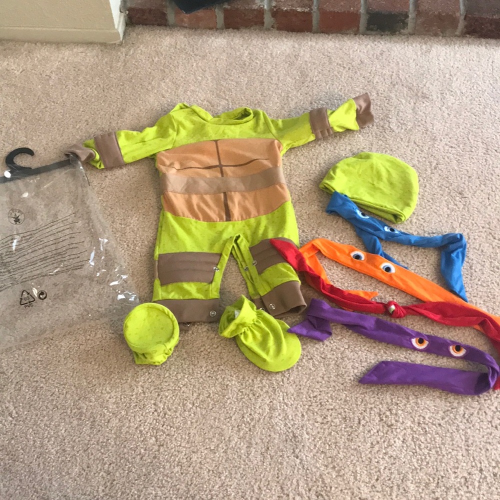Little infant Halloween costume TMNT